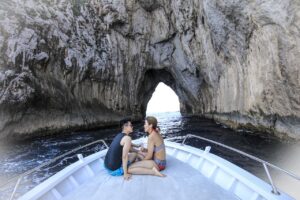 Clohe and Cheryl capri09 https://www.biagiosollazzi.com/fotografo-matrimonio-positano-sorrento-anteprime-nella-costiera-amalfitana/