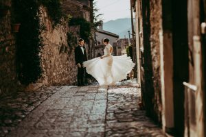 43 1 https://www.biagiosollazzi.com/fascino-di-un-matrimonio-a-caserta-vecchia/